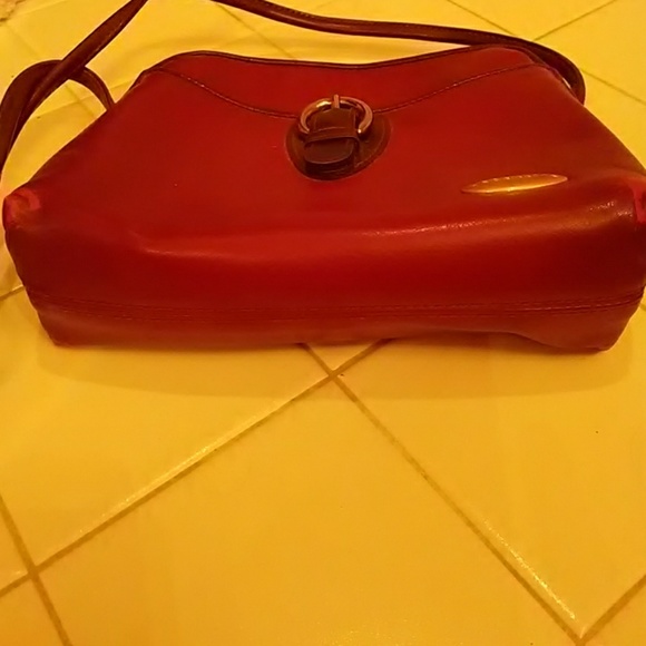 Deep red Liz Claiborne shoulder bag - Picture 4 of 4